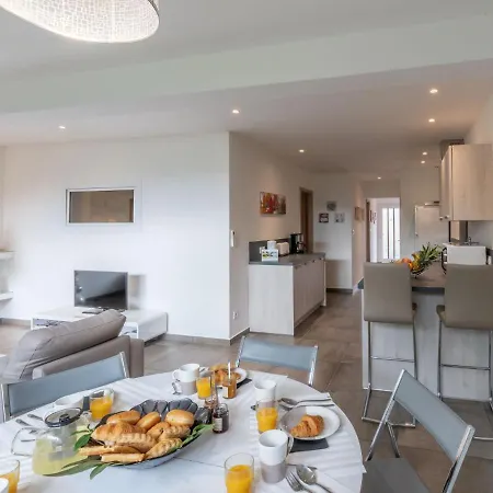 Apartment Les Arcades